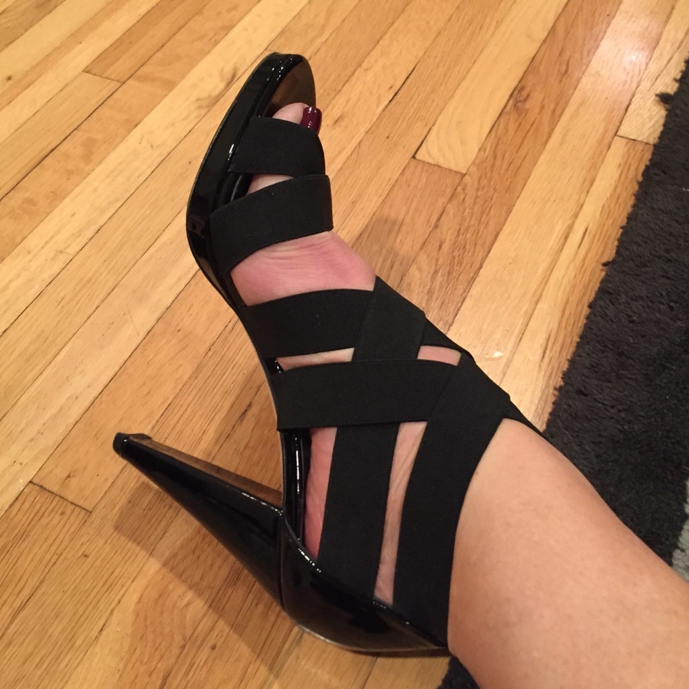 Sexy straps black patent leather heels